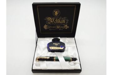 ドイツ　PELIKAN　ペリカン日本(株)社製　スーベレーン　M800　18C-750　F　万年筆(緑縞、グリーン系、ストライプ、INK、インク、筆記具、文具、吸入式、箱付き)(R-075650)