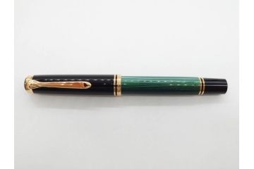 ドイツ　PELIKAN　ペリカン日本(株)社製　スーベレーン　M800　18C-750　F　万年筆(緑縞、グリーン系、ストライプ、INK、インク、筆記具、文具、吸入式、箱付き)(R-075650)