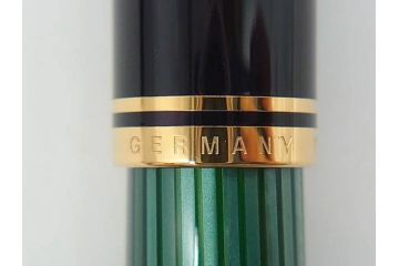 ドイツ　PELIKAN　ペリカン日本(株)社製　スーベレーン　M800　18C-750　F　万年筆(緑縞、グリーン系、ストライプ、INK、インク、筆記具、文具、吸入式、箱付き)(R-075650)