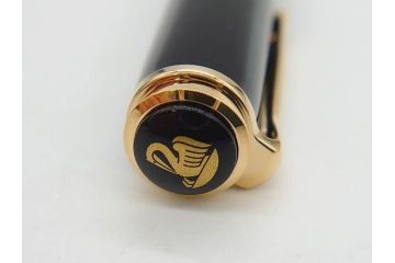 ドイツ　PELIKAN　ペリカン日本(株)社製　スーベレーン　M800　18C-750　F　万年筆(緑縞、グリーン系、ストライプ、INK、インク、筆記具、文具、吸入式、箱付き)(R-075650)
