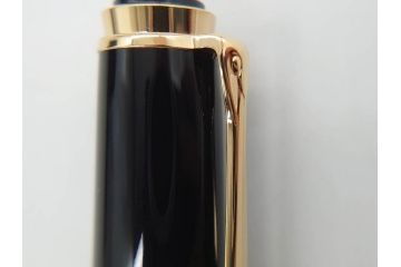 ドイツ　PELIKAN　ペリカン日本(株)社製　スーベレーン　M800　18C-750　F　万年筆(緑縞、グリーン系、ストライプ、INK、インク、筆記具、文具、吸入式、箱付き)(R-075650)
