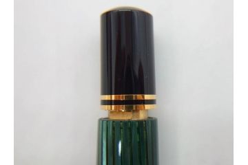 ドイツ　PELIKAN　ペリカン日本(株)社製　スーベレーン　M800　18C-750　F　万年筆(緑縞、グリーン系、ストライプ、INK、インク、筆記具、文具、吸入式、箱付き)(R-075650)