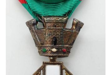 イタリア共和国 功労勲章　ブラジル 国家勲章　ベネズエラ　3点セット(略綬、バッチ、南十字、ケース付き、BENEMERENTIUM PRAEMIUM、FRANCISCO DE MIRANDA)(R-075651)
