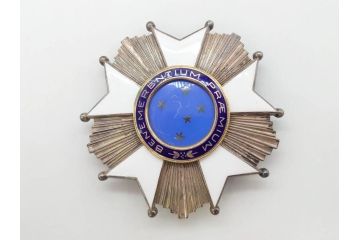 イタリア共和国 功労勲章　ブラジル 国家勲章　ベネズエラ　3点セット(略綬、バッチ、南十字、ケース付き、BENEMERENTIUM PRAEMIUM、FRANCISCO DE MIRANDA)(R-075651)