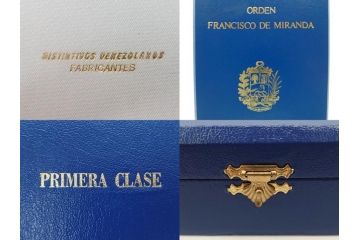 イタリア共和国 功労勲章　ブラジル 国家勲章　ベネズエラ　3点セット(略綬、バッチ、南十字、ケース付き、BENEMERENTIUM PRAEMIUM、FRANCISCO DE MIRANDA)(R-075651)