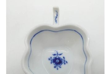 デンマーク　ROYAL COPENHAGEN(ロイヤルコペンハーゲン)　ブルーフルーテッド　ハーフレース　プレイン　リーフディッシュ・オープンシュガー・ボウル・絵皿(小皿)　まとめて10点セット(プレート、変形皿、洋食器)(R-075659)