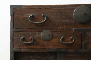 和製アンティーク　総桐(キリ)材　時代を感じる佇まいが印象的な関東帳場箪笥(時代箪笥、総桐箪笥、総桐たんす、和タンス、収納たんす、整理タンス、引き出し)(R-075661)