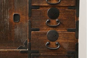 和製アンティーク　総桐(キリ)材　時代を感じる佇まいが印象的な関東帳場箪笥(時代箪笥、総桐箪笥、総桐たんす、和タンス、収納たんす、整理タンス、引き出し)(R-075661)