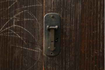 和製アンティーク　総桐(キリ)材　時代を感じる佇まいが印象的な関東帳場箪笥(時代箪笥、総桐箪笥、総桐たんす、和タンス、収納たんす、整理タンス、引き出し)(R-075661)