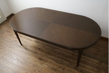 中古　maruni(マルニ木工)　オーバル　品のある佇まいが魅力のダイニングテーブル(食卓、4人掛け、6人掛け)(R-075664)