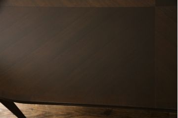 中古　maruni(マルニ木工)　オーバル　品のある佇まいが魅力のダイニングテーブル(食卓、4人掛け、6人掛け)(R-075664)