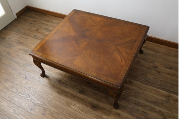 中古　美品　DREXEL HERITAGE(ドレクセルヘリテイジ)　なめらかな猫脚が目を惹くセンターテーブル(ローテーブル、リビングテーブル)(R-075665)