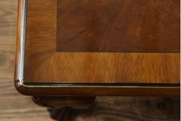 中古　美品　DREXEL HERITAGE(ドレクセルヘリテイジ)　なめらかな猫脚が目を惹くセンターテーブル(ローテーブル、リビングテーブル)(R-075665)