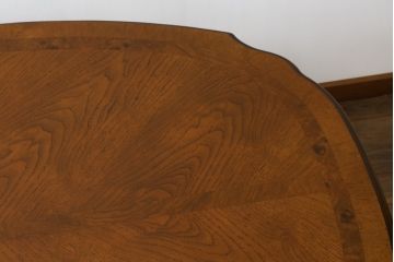 中古　希少モデル!!　DREXEL HERITAGE(ドレクセルヘリテイジ)　Grand Villa(グランドヴィラ)　凝った天板のデザインがおしゃれなダイニングテーブル(エクステンションテーブル、パーティーテーブル、4人掛け、6人掛け)(R-075679)