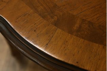 中古　希少モデル!!　DREXEL HERITAGE(ドレクセルヘリテイジ)　Grand Villa(グランドヴィラ)　凝った天板のデザインがおしゃれなダイニングテーブル(エクステンションテーブル、パーティーテーブル、4人掛け、6人掛け)(R-075679)