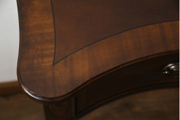 中古　美品　ドレクセル　DREXEL HERITAGE(ドレクセルヘリテイジ)　洗練された上品なデザインが魅力のコンソールテーブル(平机、引き出、サイドテーブル)(R-075680)
