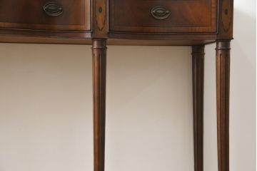 中古　美品　ドレクセル　DREXEL HERITAGE(ドレクセルヘリテイジ)　洗練された上品なデザインが魅力のコンソールテーブル(平机、引き出、サイドテーブル)(R-075680)