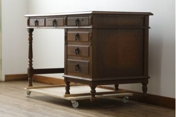 中古　三越家具　カントリーハウス　希少な絶版品!!　ブルージュ　挽き物加工や引手のデザインがおしゃれ!クラシカルな雰囲気を高めるデスク(片袖机、ワークデスク、在宅用、在宅ワーク用)(R-075681)