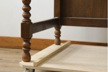 中古　三越家具　カントリーハウス　希少な絶版品!!　ブルージュ　挽き物加工や引手のデザインがおしゃれ!クラシカルな雰囲気を高めるデスク(片袖机、ワークデスク、在宅用、在宅ワーク用)(R-075681)