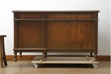 中古　三越家具　カントリーハウス　希少な絶版品!!　ブルージュ　挽き物加工や引手のデザインがおしゃれ!クラシカルな雰囲気を高めるデスク(片袖机、ワークデスク、在宅用、在宅ワーク用)(R-075681)