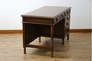 中古　三越家具　カントリーハウス　希少な絶版品!!　ブルージュ　挽き物加工や引手のデザインがおしゃれ!クラシカルな雰囲気を高めるデスク(片袖机、ワークデスク、在宅用、在宅ワーク用)(R-075681)