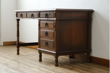 中古　三越家具　カントリーハウス　希少な絶版品!!　ブルージュ　挽き物加工や引手のデザインがおしゃれ!クラシカルな雰囲気を高めるデスク(片袖机、ワークデスク、在宅用、在宅ワーク用)(R-075681)
