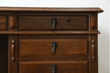 中古　三越家具　カントリーハウス　希少な絶版品!!　ブルージュ　挽き物加工や引手のデザインがおしゃれ!クラシカルな雰囲気を高めるデスク(片袖机、ワークデスク、在宅用、在宅ワーク用)(R-075681)