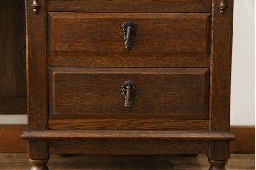 中古　三越家具　カントリーハウス　希少な絶版品!!　ブルージュ　挽き物加工や引手のデザインがおしゃれ!クラシカルな雰囲気を高めるデスク(片袖机、ワークデスク、在宅用、在宅ワーク用)(R-075681)