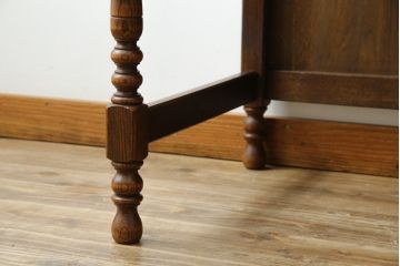 中古　三越家具　カントリーハウス　希少な絶版品!!　ブルージュ　挽き物加工や引手のデザインがおしゃれ!クラシカルな雰囲気を高めるデスク(片袖机、ワークデスク、在宅用、在宅ワーク用)(R-075681)