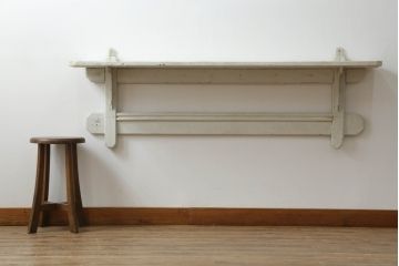 フランスアンティーク　古いペイントがレトロおしゃれなウォールラック(壁掛け飾り棚、吊り棚、ウォールシェルフ、ウッドシェルフ、木製ラック)(R-075683)
