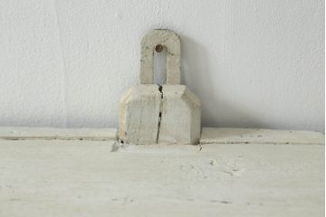フランスアンティーク　古いペイントがレトロおしゃれなウォールラック(壁掛け飾り棚、吊り棚、ウォールシェルフ、ウッドシェルフ、木製ラック)(R-075683)
