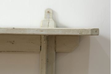 フランスアンティーク　古いペイントがレトロおしゃれなウォールラック(壁掛け飾り棚、吊り棚、ウォールシェルフ、ウッドシェルフ、木製ラック)(R-075683)