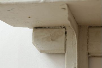 フランスアンティーク　古いペイントがレトロおしゃれなウォールラック(壁掛け飾り棚、吊り棚、ウォールシェルフ、ウッドシェルフ、木製ラック)(R-075683)