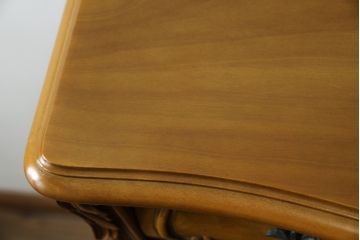 中古　美しい手彫り彫刻のロココ調猫脚チェスト(サイドチェスト、引き出し)(定価推定約80万円)(R-075685)
