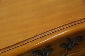 中古　美しい手彫り彫刻のロココ調猫脚チェスト(サイドチェスト、引き出し)(定価推定約80万円)(R-075685)