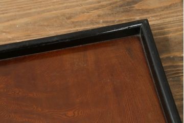 和製アンティーク　欅(ケヤキ)材一枚板　シンプルなデザインゆえに際立つ杢目の美しいお盆(トレー、角盆)(R-075686)