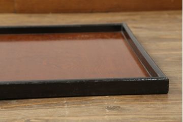 和製アンティーク　欅(ケヤキ)材一枚板　シンプルなデザインゆえに際立つ杢目の美しいお盆(トレー、角盆)(R-075686)