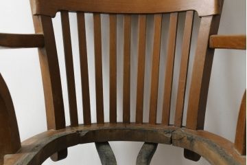 イギリスアンティーク　オーク材　バーチ材　古い木味のぬくもり感じる回転チェア(回転いす、イス、アームチェア、英国)(R-075687)
