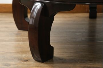 中古　美品　黒漆塗りが美しい! 繊細に描かれた唐獅子と鳳凰の意匠が目を惹く丸型座卓(ローテーブル、センターテーブル、リビングテーブル、ラウンドテーブル、丸テーブル)(R-075689)