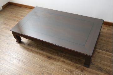 中古　美品　指物工芸家具　本紫檀(シタン)　凝った脚のデザインが目を惹くガラス天板付き座卓(ローテーブル、センターテーブル)(R-075690)