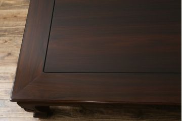 中古　美品　指物工芸家具　本紫檀(シタン)　凝った脚のデザインが目を惹くガラス天板付き座卓(ローテーブル、センターテーブル)(R-075690)