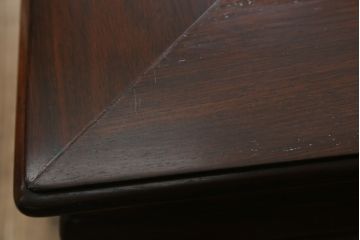 中古　美品　指物工芸家具　本紫檀(シタン)　凝った脚のデザインが目を惹くガラス天板付き座卓(ローテーブル、センターテーブル)(R-075690)