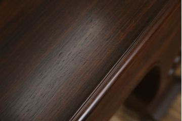 中古　美品　指物工芸家具　本紫檀(シタン)　凝った脚のデザインが目を惹くガラス天板付き座卓(ローテーブル、センターテーブル)(R-075690)