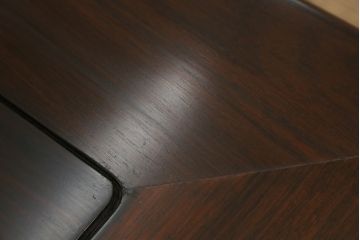 中古　美品　指物工芸家具　本紫檀(シタン)　凝った脚のデザインが目を惹くガラス天板付き座卓(ローテーブル、センターテーブル)(R-075690)