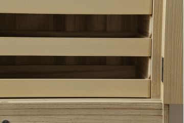 中古　柔らかな色合いと上品な佇まいが魅力的な加茂総桐箪笥(並厚、総桐たんす、衣装箪笥、着物箪笥、和タンス、引き出し)(R-075702)