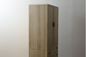 中古　柔らかな色合いと上品な佇まいが魅力的な加茂総桐箪笥(並厚、総桐たんす、衣装箪笥、着物箪笥、和タンス、引き出し)(R-075702)