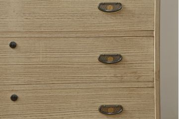 中古　柔らかな色合いと上品な佇まいが魅力的な加茂総桐箪笥(並厚、総桐たんす、衣装箪笥、着物箪笥、和タンス、引き出し)(R-075702)