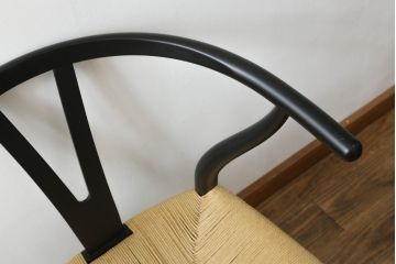 中古　北欧家具　老舗家具メーカー CARL HANSEN & SON(カール・ハンセン&サン)　ハンス J. ウェグナー(HANS J. WEGNER)デザイン　CH24　特徴的なラインを描く美しいフォルムのYチェア(ワイチェア、ダイニングチェア、アームチェア、イス、椅子)(R-075704)