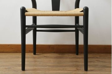 中古　北欧家具　老舗家具メーカー CARL HANSEN & SON(カール・ハンセン&サン)　ハンス J. ウェグナー(HANS J. WEGNER)デザイン　CH24　特徴的なラインを描く美しいフォルムのYチェア(ワイチェア、ダイニングチェア、アームチェア、イス、椅子)(R-075704)