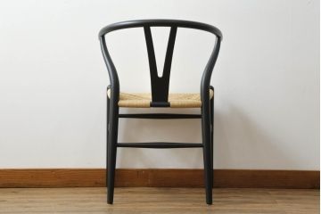 中古　北欧家具　老舗家具メーカー CARL HANSEN & SON(カール・ハンセン&サン)　ハンス J. ウェグナー(HANS J. WEGNER)デザイン　CH24　特徴的なラインを描く美しいフォルムのYチェア(ワイチェア、ダイニングチェア、アームチェア、イス、椅子)(R-075704)